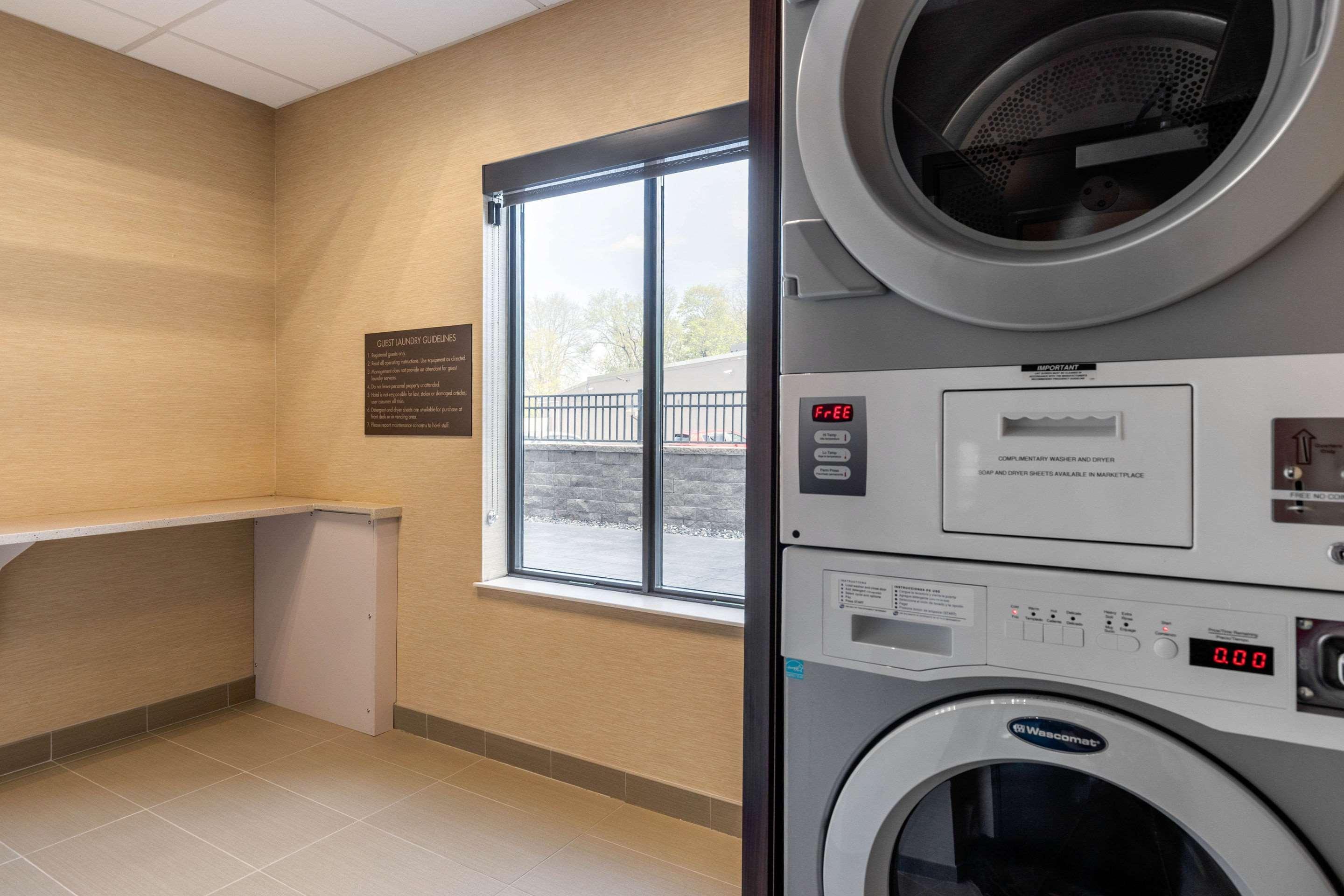 Comfort Inn & Suites Schenectady - Scotia Buitenkant foto